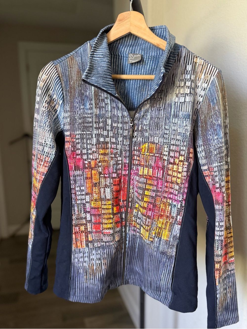 Dolcezza Women's Multicolor Zip-Front Jacket with Abstract City Print S